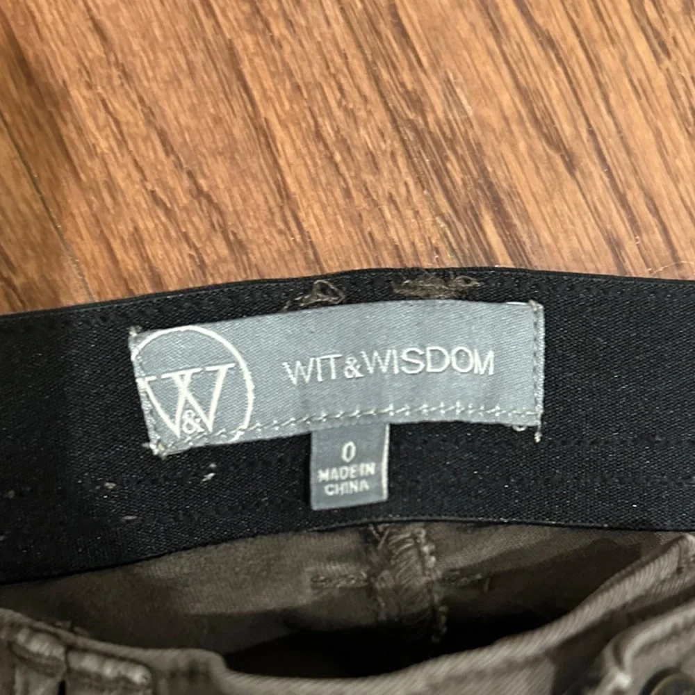 Wit & Wisdom Women’s Cargo Pants - Picture 2 of 3